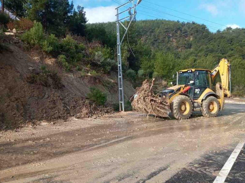 HBB EKİPLERİ SU BASKINLARINA KARŞI GECE BOYUNCA MÜDAHALEDE BULUNDU
