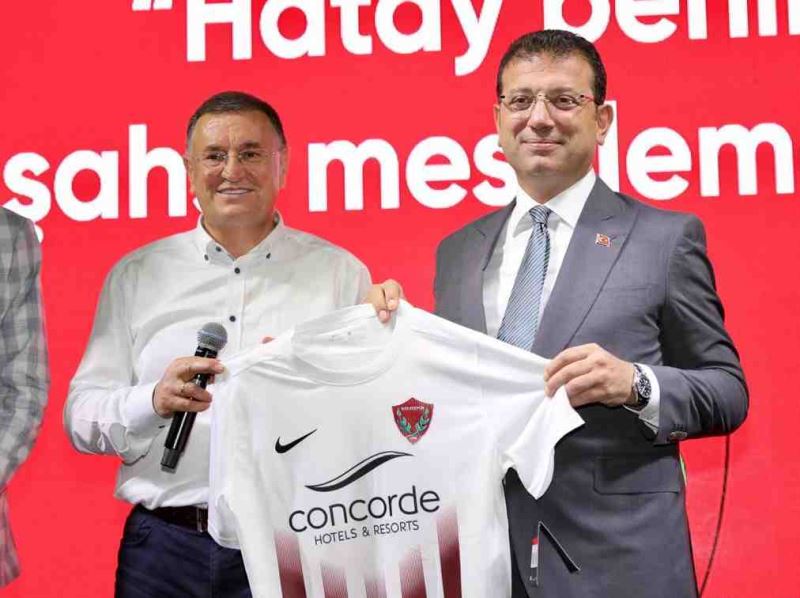 BAŞKAN SAVAŞ’TAN EKREM İMAMOĞLU’NA İMZALI FORMA