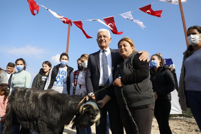 Üretici Merve Acar; “Osman Başkan Geleceğimize Destek Oluyor”