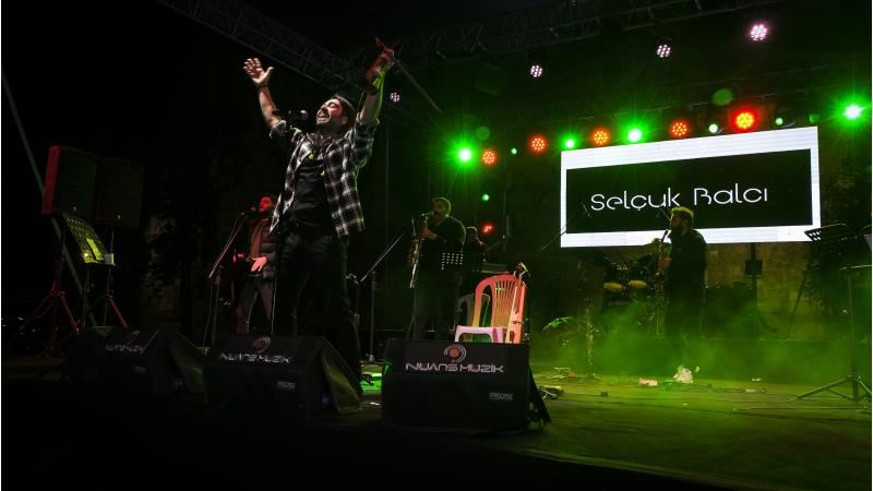 SELÇUK BALCI CUMHURİYET COŞKUSUNU KATLADI