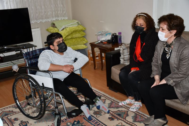 Burak Emin Gülay Kardeşimize Tekerlekli Sandalye ve Medikal Malzeme Yardımı