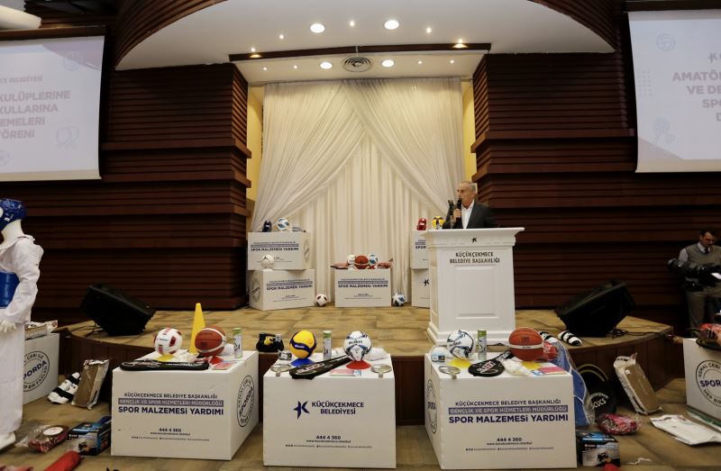 85 OKUL VE 87 AMATÖR KULÜBE SPOR MALZEMESİ DESTEĞİ