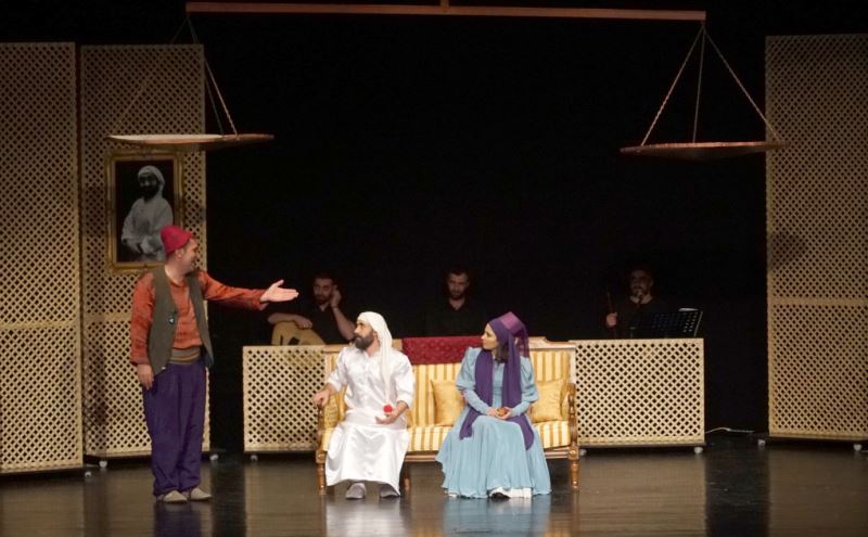 EBB ŞEHİR TİYATROSU’NUN OYUNU “EVHAMİ” YOĞUN İLGİ GÖRDÜ