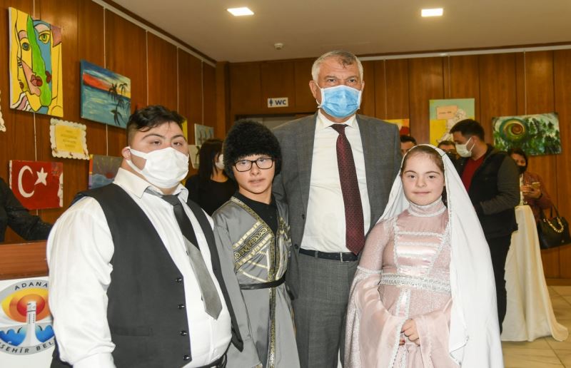 Meleklerin resimleri sergilendi