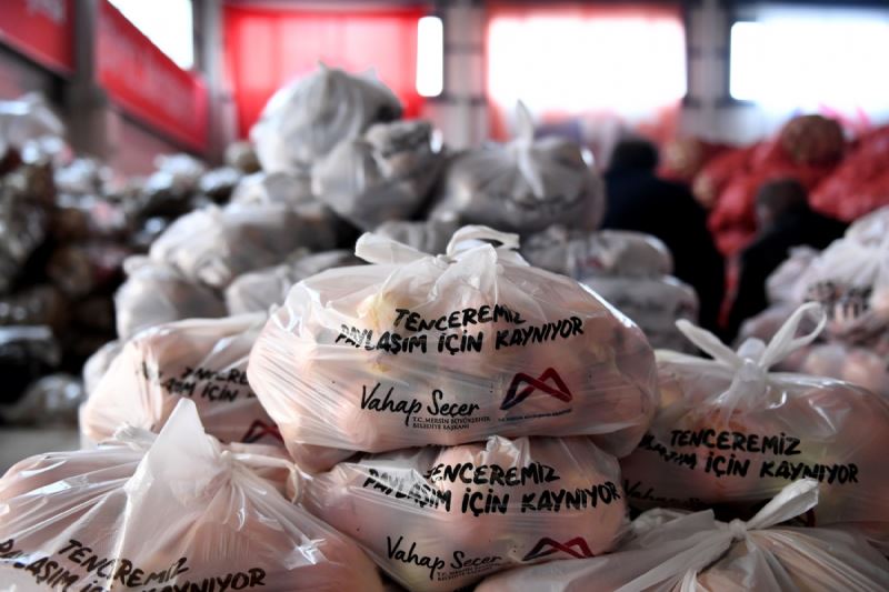 Mersin Büyükşehir, Dar Gelirliye Patates Ve Soğan Dağıtımına Başladı