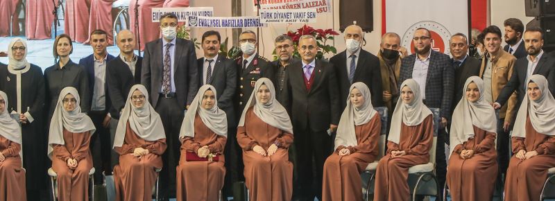 BAŞKAN IŞIK HAFIZLIK İCAZET TÖRENİNE KATILDI