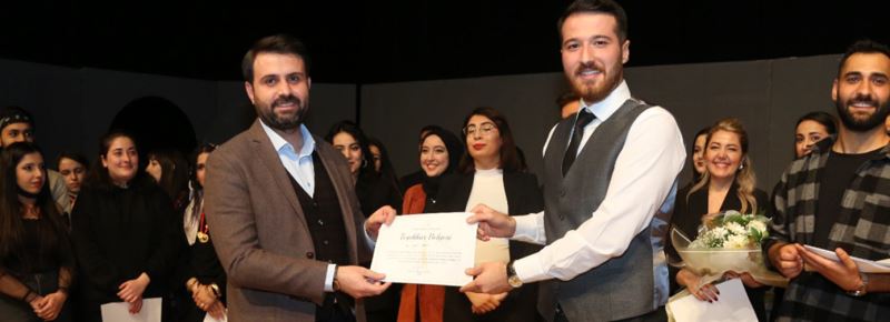 BİR ÖĞRENCİNİN KÜTAHYA GÜNLÜĞÜ SAHNELENDİ