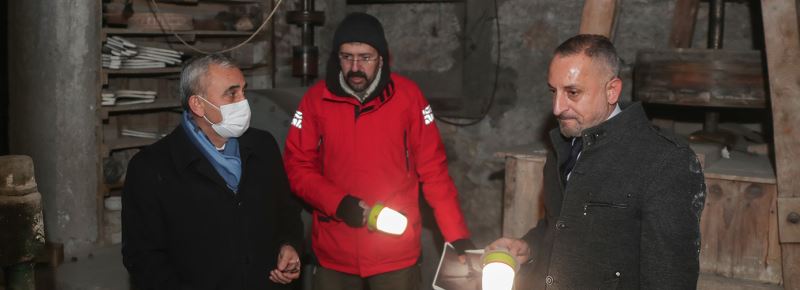 BAŞKAN IŞIK TARİHİ ÇİNİ FABRİKASINI ZİYARET ETTİ