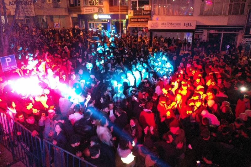 BİLECİK 2022’YE MUHTEŞEM BİR SOKAK PARTİSİYLE MERHABA DEDİ!