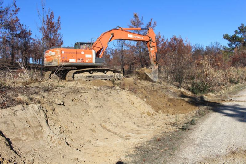 Manavgat’ta Aksaz yolu genişletiliyor
