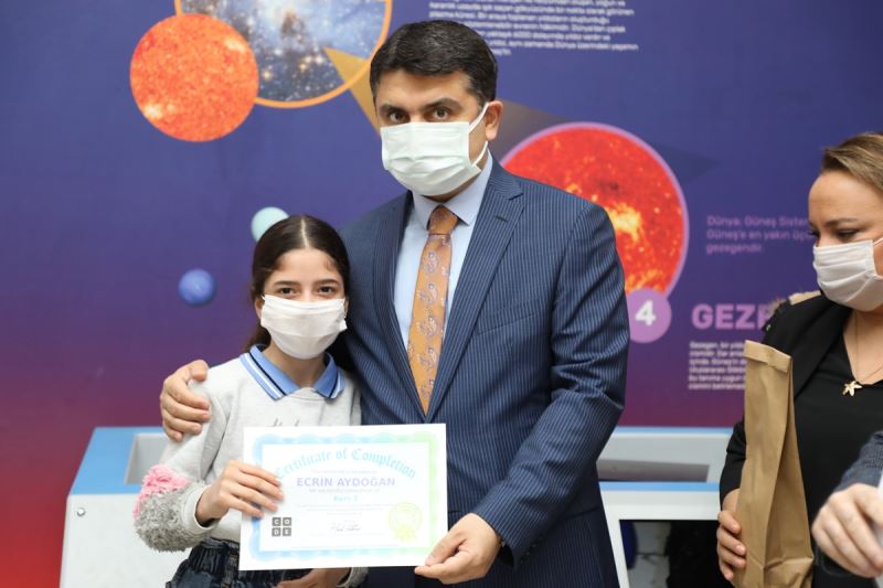 Kaymakam / Belediye Başkan V. Mehmet Tunç’un Katılımıyla Kız Çocuklarına Yönelik Teknoloji Okuryazarlığı Projesinin Açılışı Yapıldı.