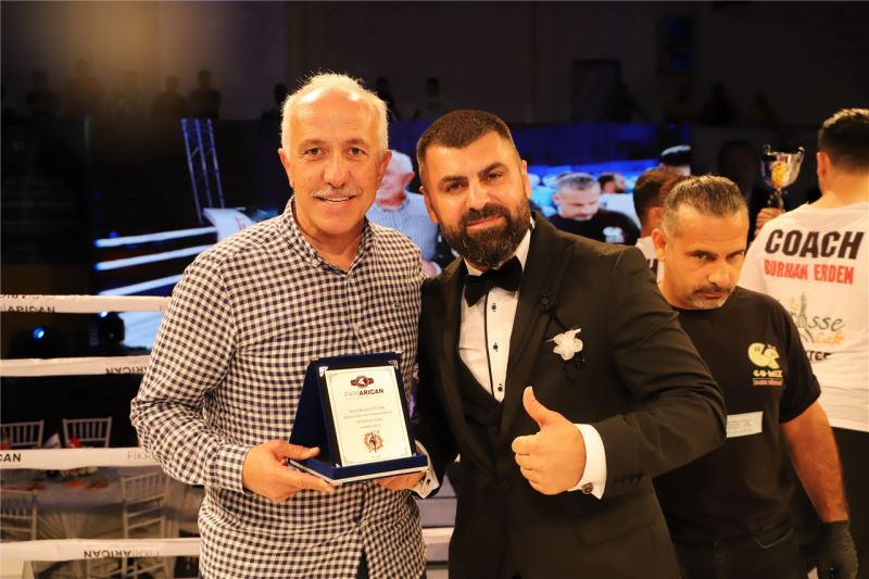 BAŞKAN GÜLTAK, MUAY THAİ GECESİNE KATILDI