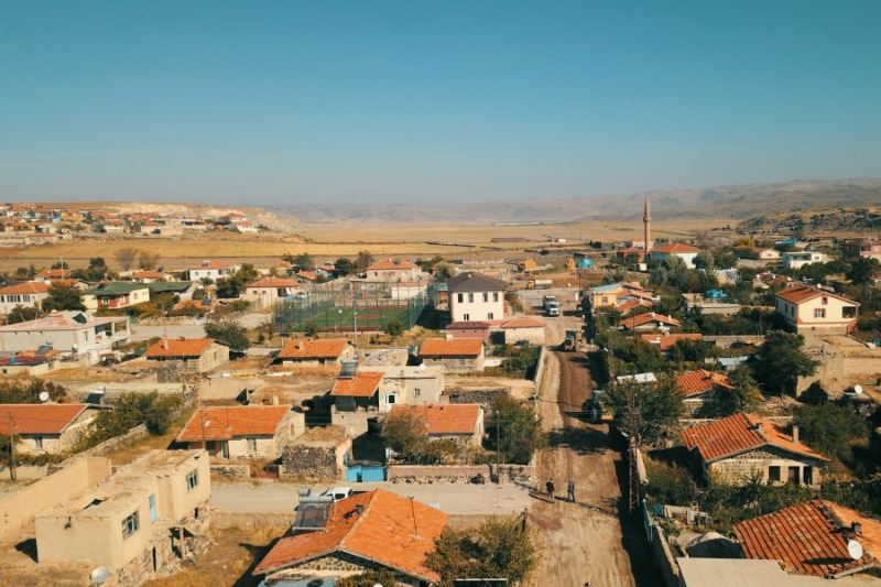 İlçemize bağlı Subaşı mahallemizin kalbi konumunda olan sokağımızda alt yapı yenileme ve parke çalışmaları başladı.