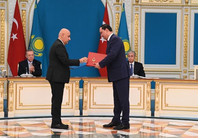 BAKAN KİRİŞCİ, KAZAKİSTAN İLE VETERİNERLİK VE GIDA ALANINDA İŞ BİRLİĞİ ANLAŞMASINI TÜRKİYE ADINA İMZALADI