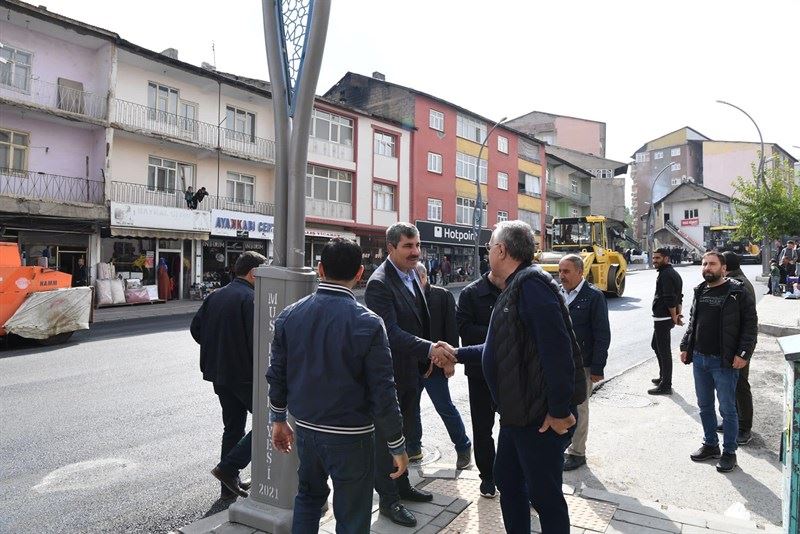 ✅ CUMHURİYET CADDESİNDE AŞINMA ASFALT SERİMİNE BAŞLANDI