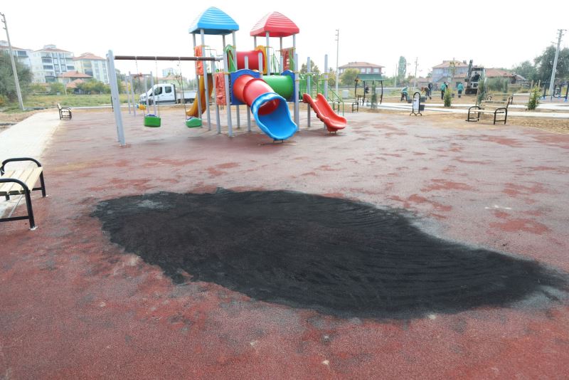 AKSARAY BELEDİYESİ PARKLARA ZARAR VERENLERİ BİR KEZ DAHA UYARDI