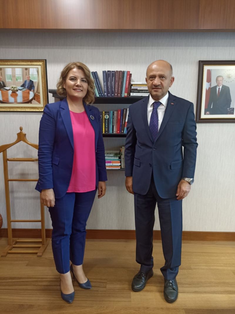 BAŞKAN HÜRRİYET, HİZMET ARAÇLARININ KREDİ TALEBİ İÇİN ANKARA’YA GİTTİ