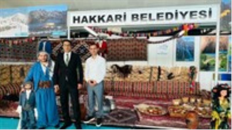 Tanıtıyoruz, Tanınıyoruz.