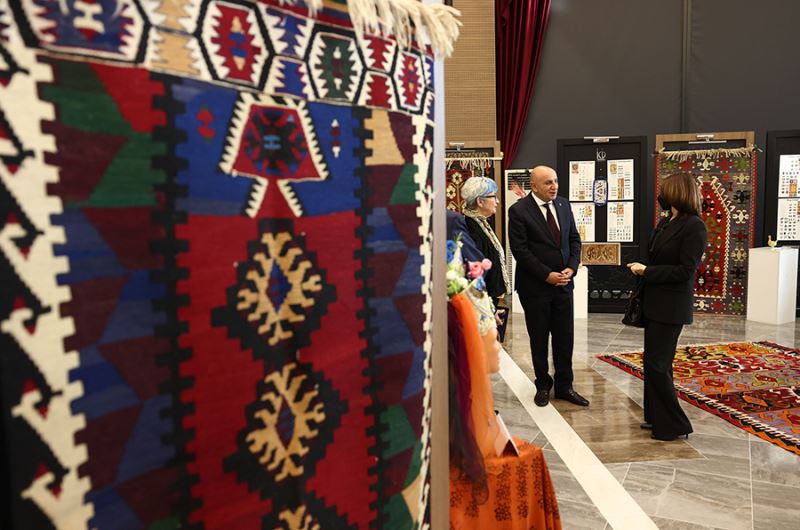 Geleneğin İzleri Karma Sergisi sanatseverleri bekliyor