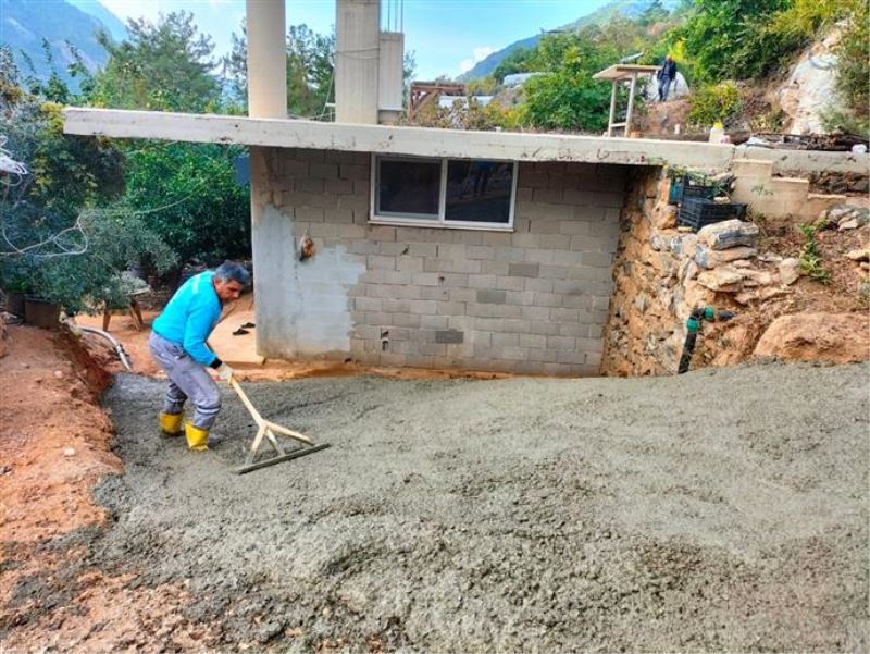 AKÇATI MAHALLESİ’NDE ENGELLİ ANNE OĞULUN YOL SEVİNCİ