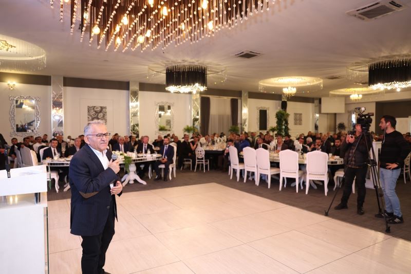 Başkan Büyükkılıç, Halk Otobüsçüleri İle Kucaklaştı