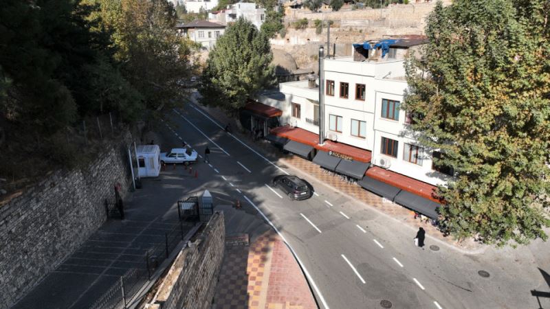 Tarihi Kale’nin Çevresi Geleneksel Mimariye Uygun Şekilde Yenileniyor