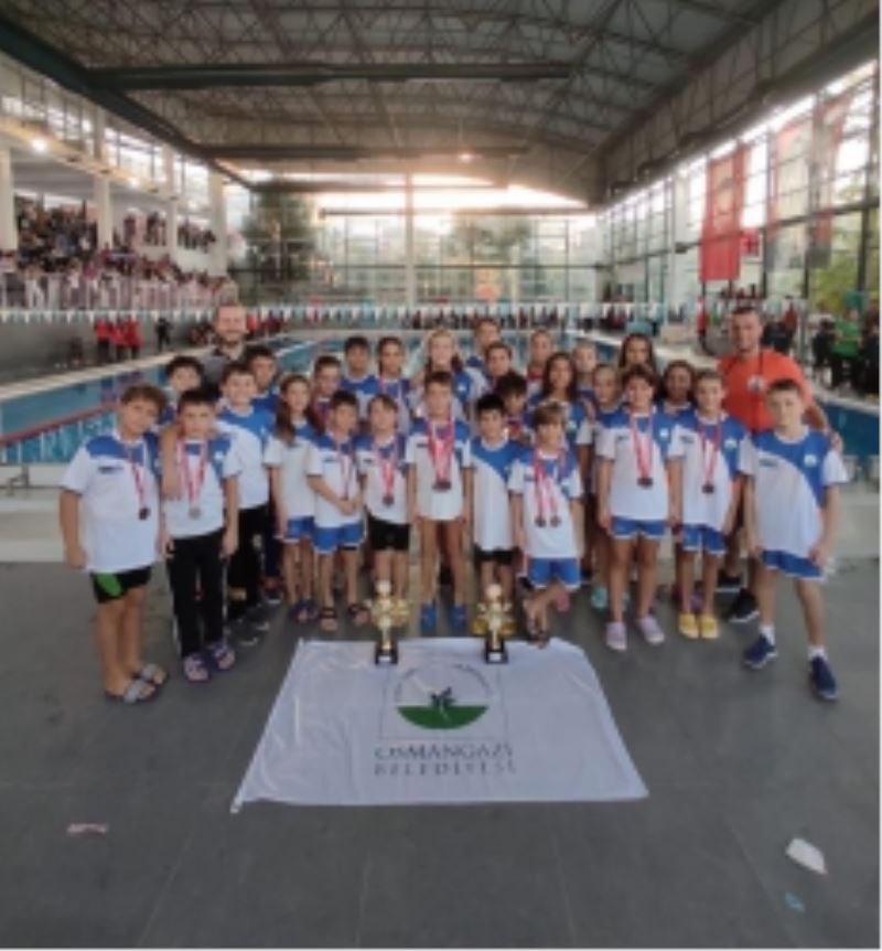 Genç Yıldızlar ‘Cumhuriyet’ İçin Kulaç Attı