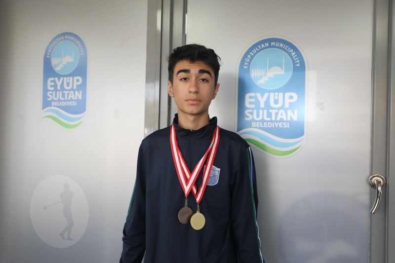 Yunus Dursun okçulukta başarıya doymuyor