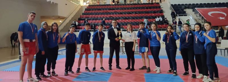 KÜTAHYA BELEDİYE SPOR MADALYALARA EL KOYDU