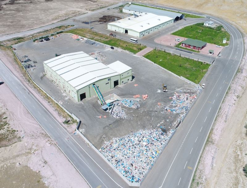 ÇEVRECİ BAŞKAN FARKI İLE GERİ DÖNÜŞÜMLE 1 YILDA 78 BİN, 7 YILDA İSE 662 BİN AĞAÇ KURTARILDI