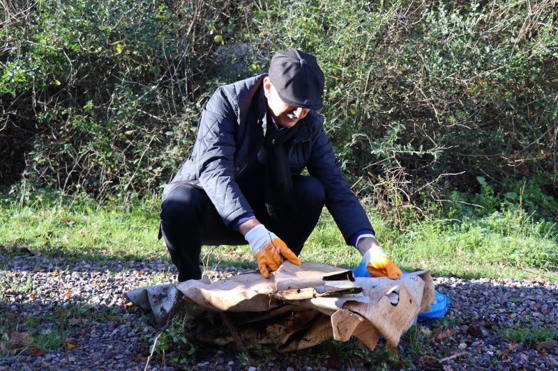 İZMİT BELEDİYESİ ÇEVRE TEMİZLİĞİ SEFERBERLİĞİNE DEVAM ETTİ