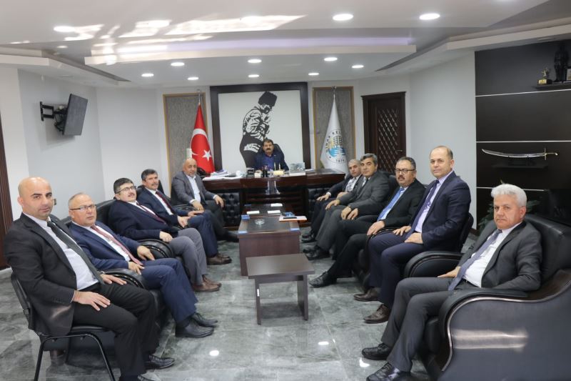 İl Milli Eğitim Müdürü Sünnetçi’den Belediye Başkanımız Nihat Sarı’ya ziyaret