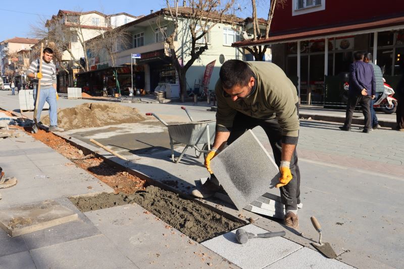 FATİH SULTAN MEHMET BULVARINDA ÇALIŞMALAR HIZ KESMEDEN DEVAM EDİYOR