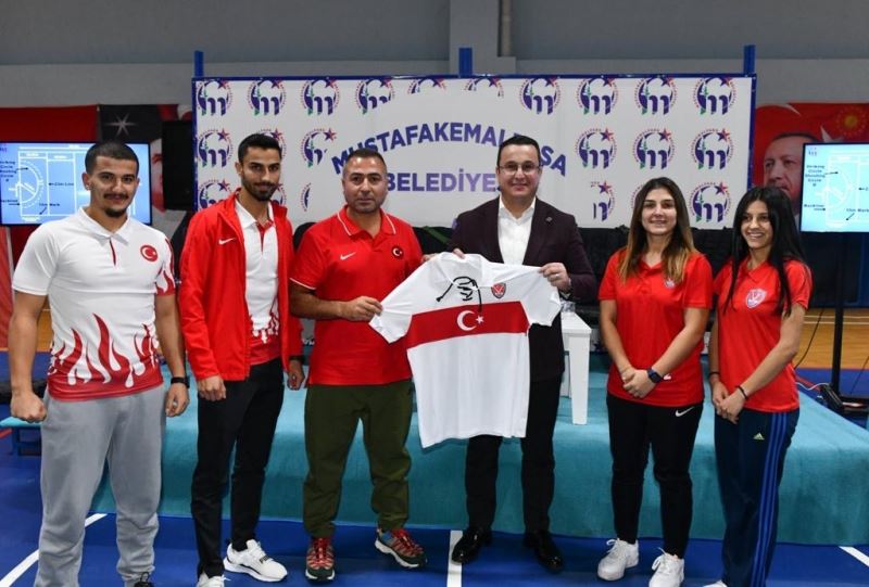 A MİLLİ HOKEY TAKIMI MUSTAFAKEMALPAŞA’DA