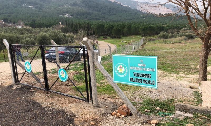 Emlakdere Mezarlığı’nda Himaye Çit Çalışması