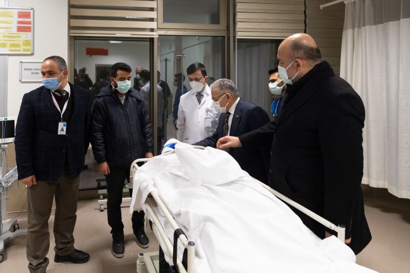 Başkan Büyükkılıç, Elim Kazada Vefat Eden Öğrencilerin Cenaze Törenine Katıldı, Yaralıları Ziyaret Etti