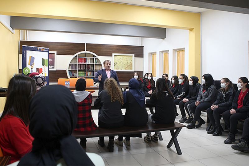 Sakaryalı Yazarlar öğrencilerle buluştu