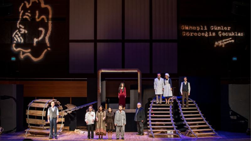 Memleketimden İnsan Manzaraları İzmir’de sahnelendi