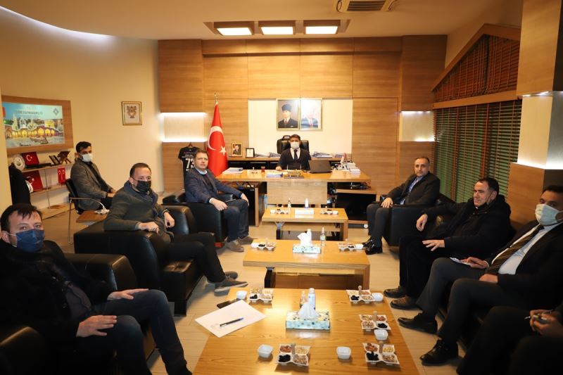 Kaymakam / Belediye Başkan V. Mehmet Tunç, OSB’de Kurulan Tekstil Fabrikasının Son Gelişmeleri Hakkında Toplantı Düzenledi.