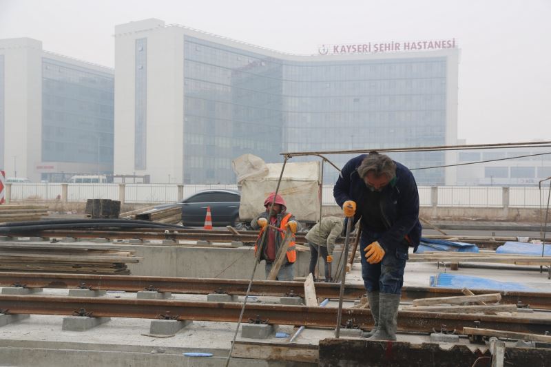 Büyükkılıç: “Yeni Raylı Sistem Hatlarında Hummalı Çalışma Sürüyor”