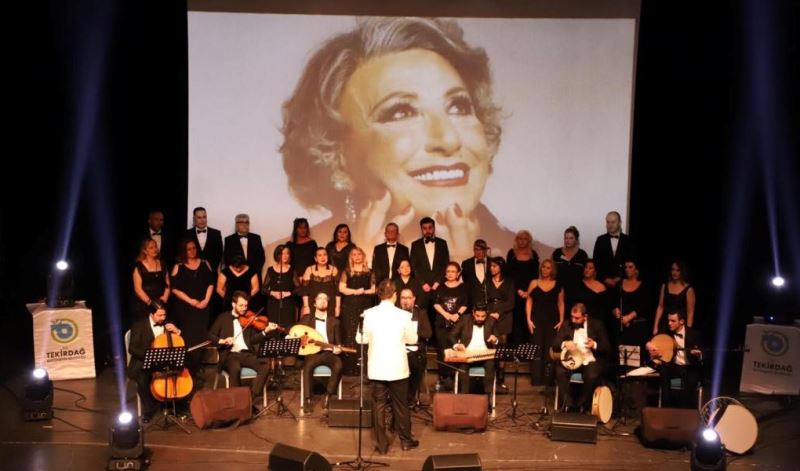 MÜZEYYEN SENAR TÜRK SANAT MÜZİĞİ KONSERİ İLE ANILDI