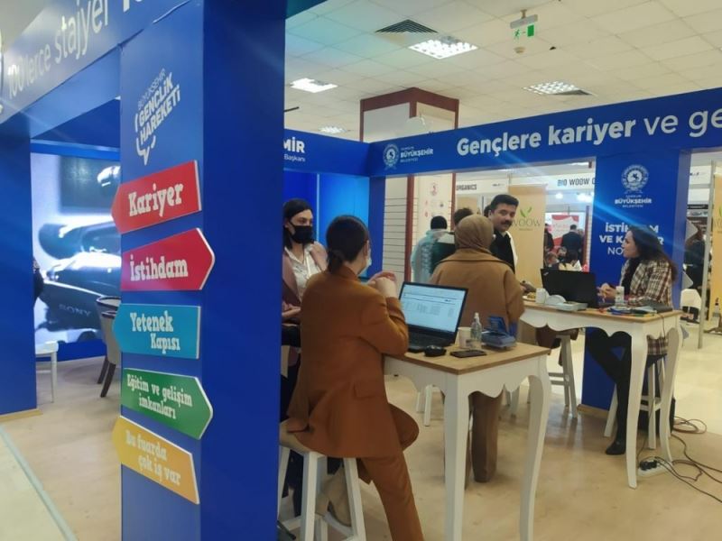 Kariyer fuarında Büyükşehir standına yoğun ilgi