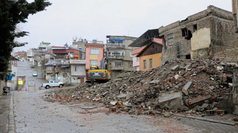 İsa Divanlı’da Yol Genişletme Çalışması