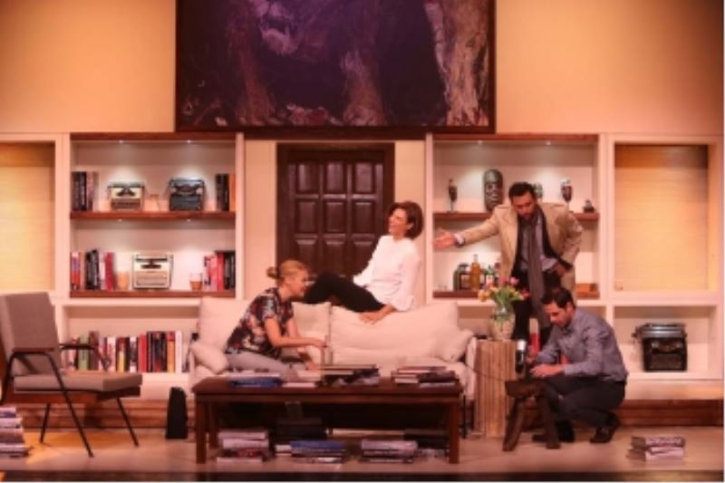 TİYATROLAR PERDELERİNİ TEKRAR AÇIYOR