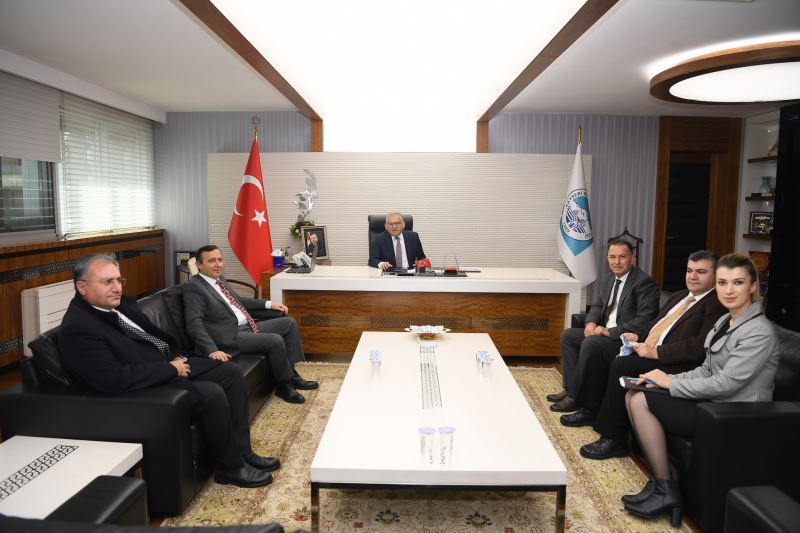 ERÜ Rektörü Çalış, Başkan Büyükkılıç’ı Ziyaret Edip, Fuara Davet Etti