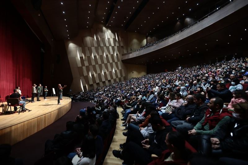 Büyükşehir sahnesinde yıldızlar geçidi sürüyor
