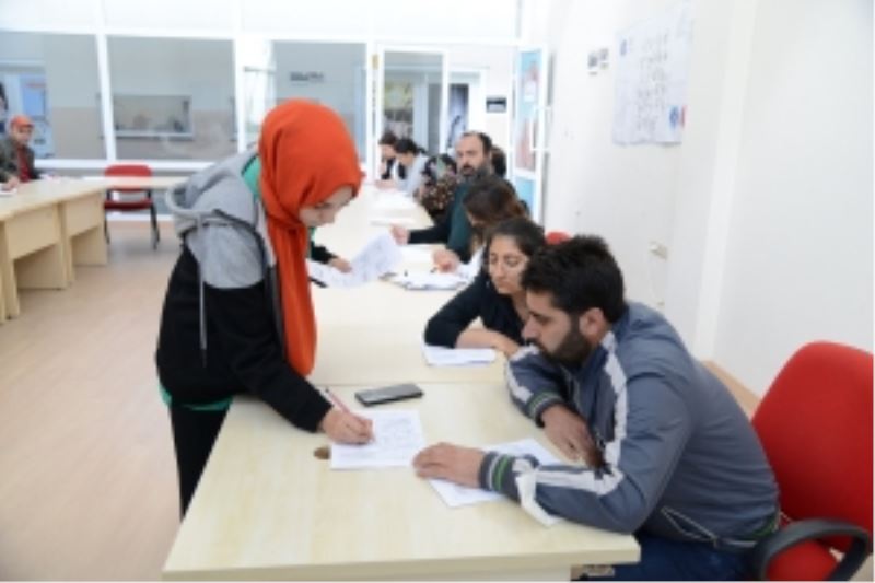 Engelli bireyler yoğunlaştırılmış kursla KPSS’ye hazırlanıyor