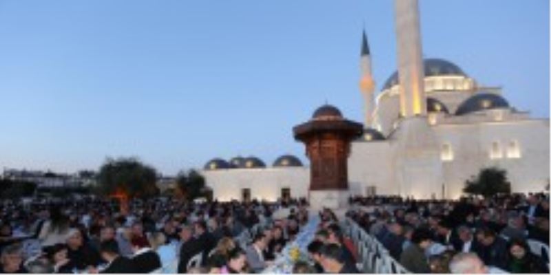 Kepez’de ‘Gönlümüz Bir Soframız Bir’ Buluşması