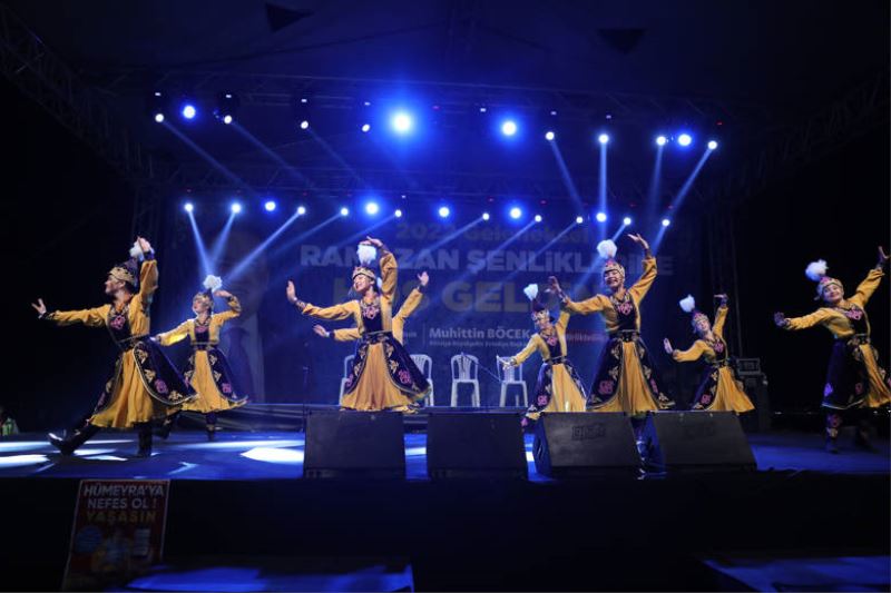 Ramazan Etkinliklerinde Dünya Çocuklarından Gösteri