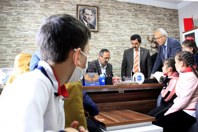 KÜÇÜKLERDEN BÜYÜK DAVRANIŞ...